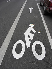 Bon vivant in the bike lane